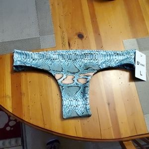 Fused Hawaii Snakeskin Manini